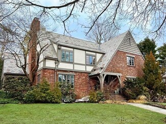 17 Leonard Ave, West Newton, MA 02465