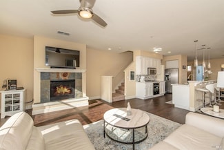 121 Johnson St, Windsor, CA 95492