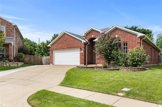 7910 Corona Ct, Arlington, TX 76002