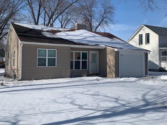 1208 5th St N, Cannon Falls, MN 55009