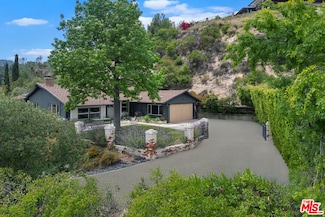 1741 Golf Club Dr, Glendale, CA 91206