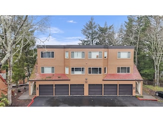 82 Oswego Summit Unit 82, Lake Oswego, OR 97035