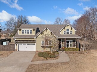 1403 Crestwood Dr, Harrison, AR 72601