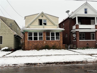 2204 Woodlawn Ave, Niagara Falls, NY 14301