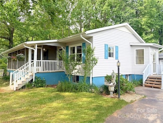 200 Frost Rd, Saluda, NC 28773