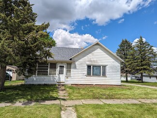 734 E Illinois St, Freeport, IL 61032