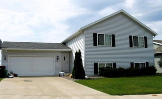 2862 Bandel Ct NW, Rochester, MN 55901