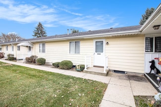 5953 Leisure South Dr SE, Grand Rapids, MI 49548