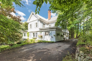 22 Courtyard Cir, Alton Bay, NH 03810