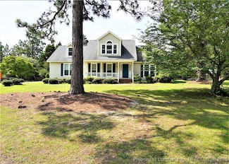 649 Foxlair Dr, Fayetteville, NC 28311