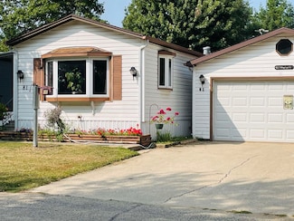 81 Falling Creek Cir, Janesville, WI 53548