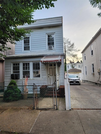 94-34 116th St, South Richmond Hill, NY 11419