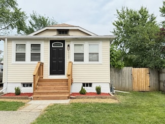 1327 N Pleasant Dr, Round Lake Beach, IL 60073