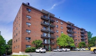 1321 Worcester Rd Unit 611, Framingham, MA 01701