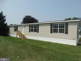 302 Cameo Dr, Fayetteville, PA 17222