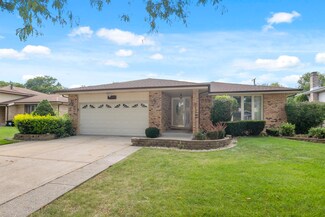 830 Academy Ave, Matteson, IL 60443