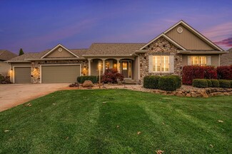 13107 Cedar Creek Dr, Middlebury, IN 46540