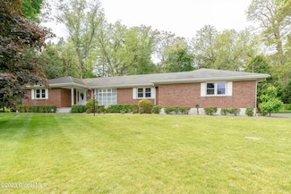 19 Princess Ln, Albany, NY 12211