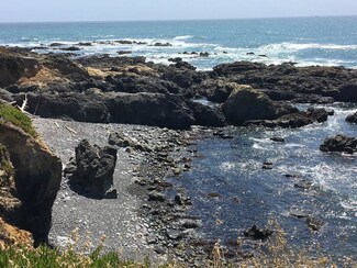 18 Gull Point, Shelter Cove, CA 95589