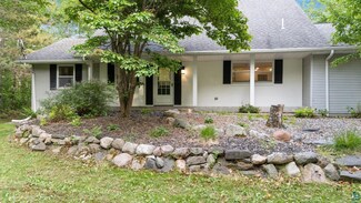 318 Viking Dr, Hoyt Lakes, MN 55750