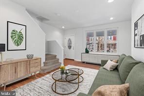 1918 Laveer St, Philadelphia, PA 19141