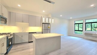 135 Fairfield Rd Unit 301, Fairfield, NJ 07004