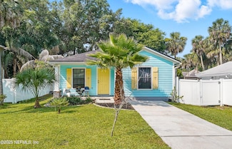 1424 Broad St, Atlantic Beach, FL 32233