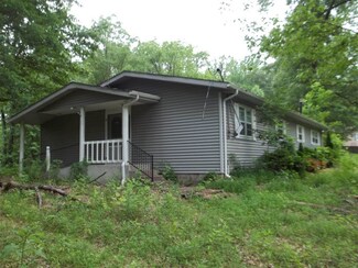 3705 E Gallimore Rd, Bloomfield, IN 47424