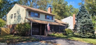 8 Henderson Hill Rd, Newark, DE 19711