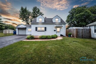 932 Mambrino Rd, Oregon, OH 43616