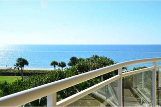 11125 Gulf Shore Dr Unit 401, Naples, FL 34108