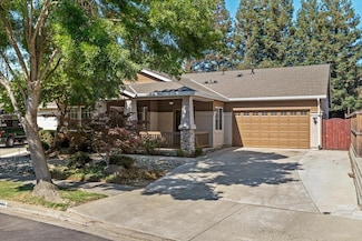 426 Treecrest Cir, Oakdale, CA 95361