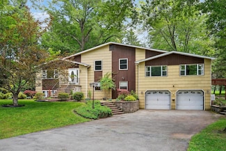 21 Hillside Rd, Slate Hill, NY 10973