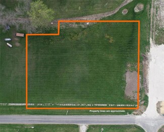 415 N 5th St, La Belle, MO 63447