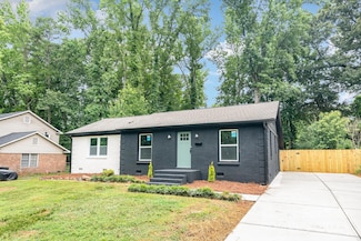 6557 Covecreek Dr, Charlotte, NC 28215