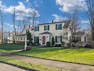 4 Arden Rd, Wellesley, MA 02482