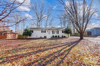6101 Davidson Dr, Matthews, NC 28104