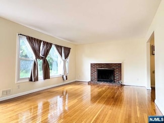 309 Willow Ct, Ridgewood, NJ 07450