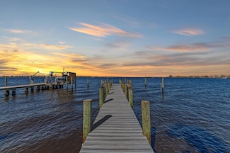 2512 Riverside Dr E, Bradenton, FL 34208