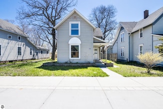 526 E Eighth St, Traverse City, MI 49686