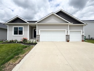 212 6th St NE, Bondurant, IA 50035