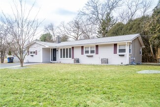 21 Forestdale Dr, Cumberland, RI 02864