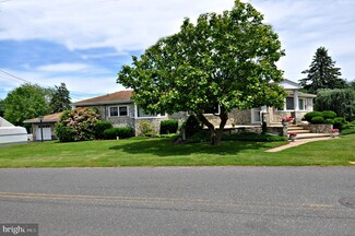 67 Fenton Ln, Chesterfield, NJ 08515