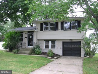 50 Enders Dr, Barrington, NJ 08007