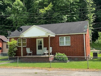 17 Brick Row, Delbarton, WV 25670