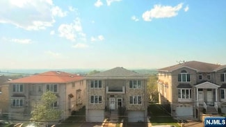 222 11th St Unit 2, Palisades Park, NJ 07650
