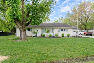 204 E Ramar Dr, Warsaw, IN 46580