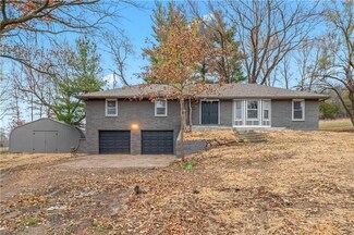 16362 Fort Riley Rd, Leavenworth, KS 66048