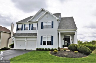 17 Dogwood Dr, Plainsboro, NJ 08536