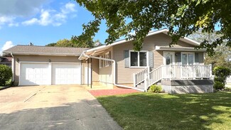 402 W Pitts St, Lawler, IA 52154